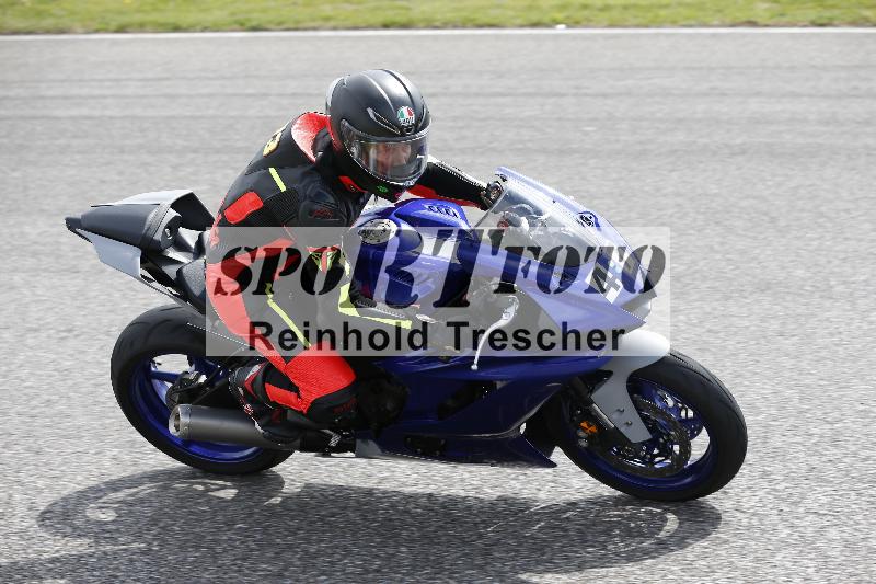 /Archiv-2025/10 23.04.2025 Cornu Master School ADR/gruen-vert/47